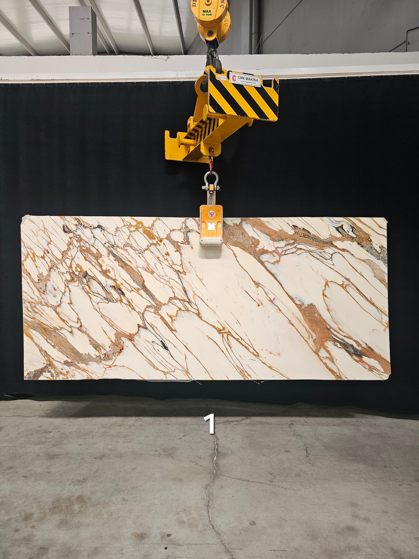 Calacatta Gold Oro Slabs 10-Pcs Bundle 110"X 51" - 391 Sqf