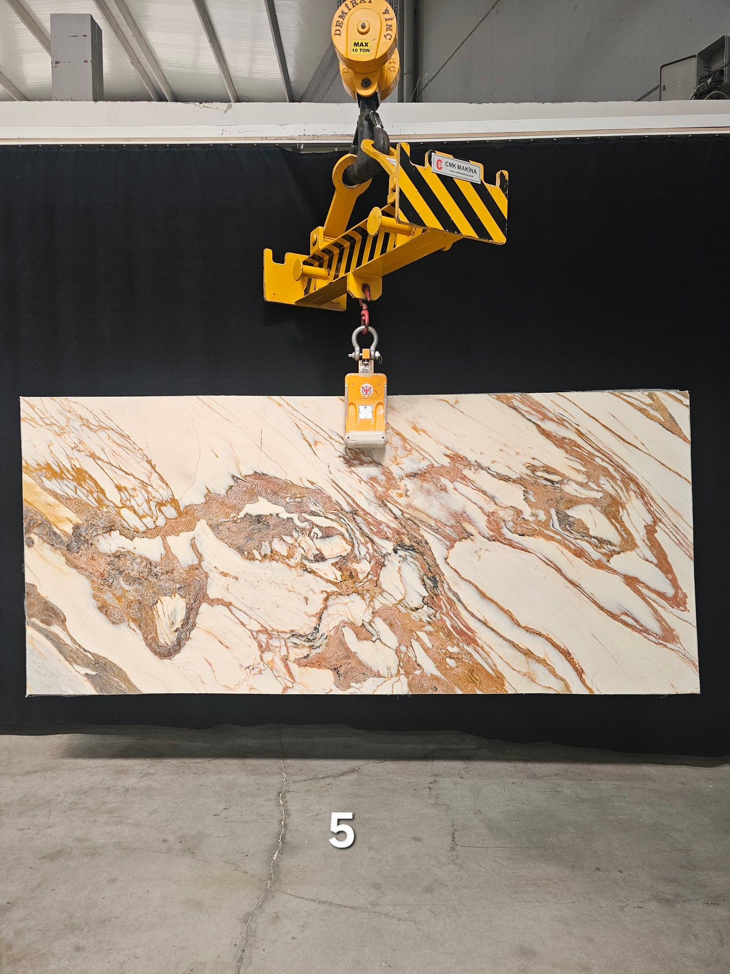 Calacatta Gold Oro Slabs 10-Pcs Bundle 110"X 51" - 391 Sqf